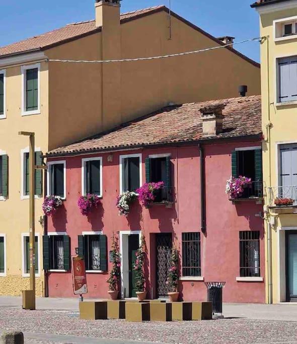 Storico Alloggio Fronte Piazza In Borgo Portello Padova Exterior photo